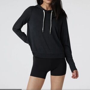 Vuori Halo Performance Hoodie Size L Color Black heather